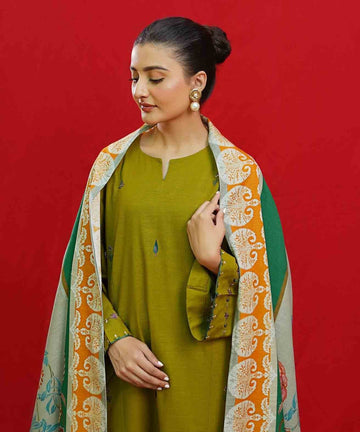 Mustard Majesty – Embroidery 3 Piece Dhanak